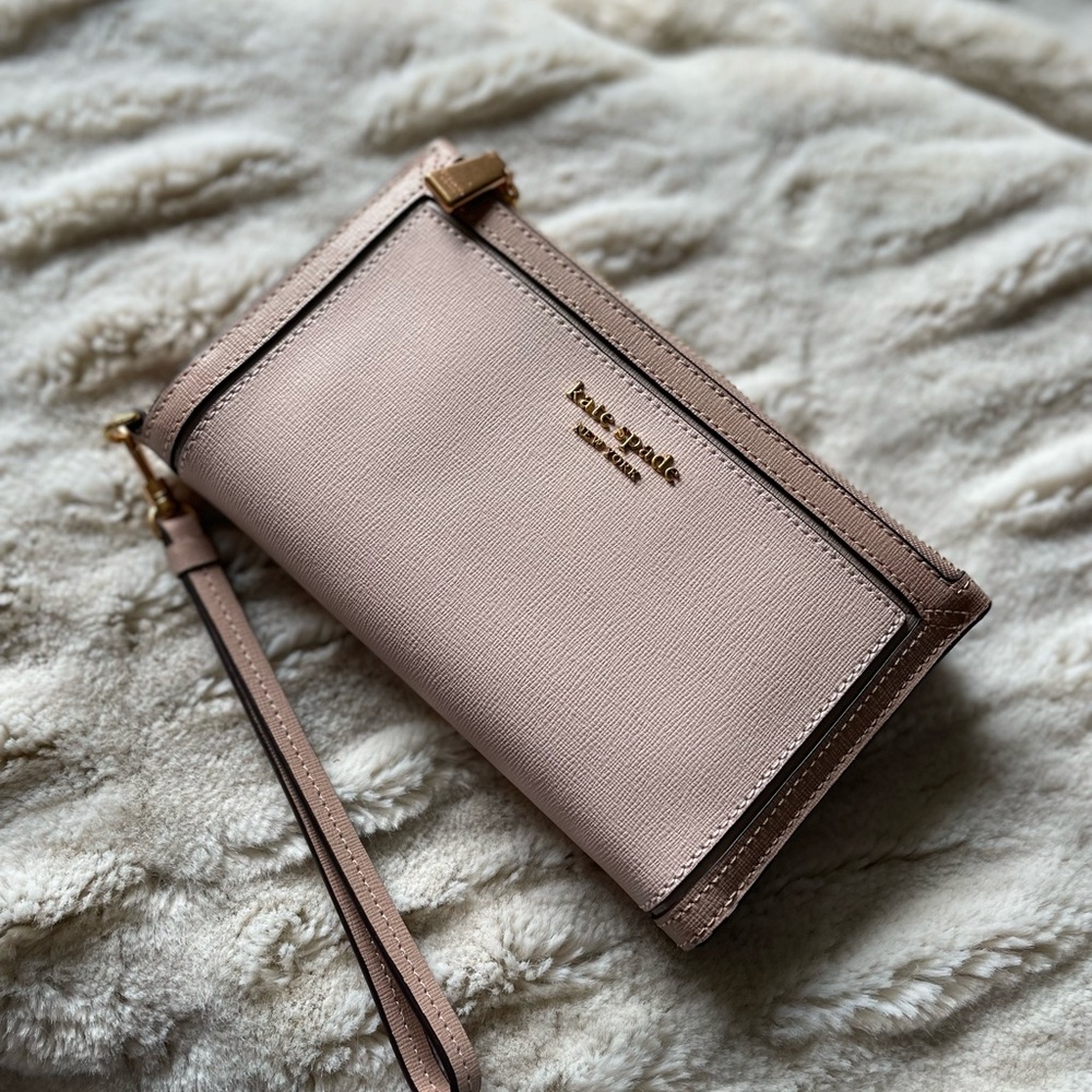 ๐ Kate Spade leather clutch wallet - Picture 9 of 11